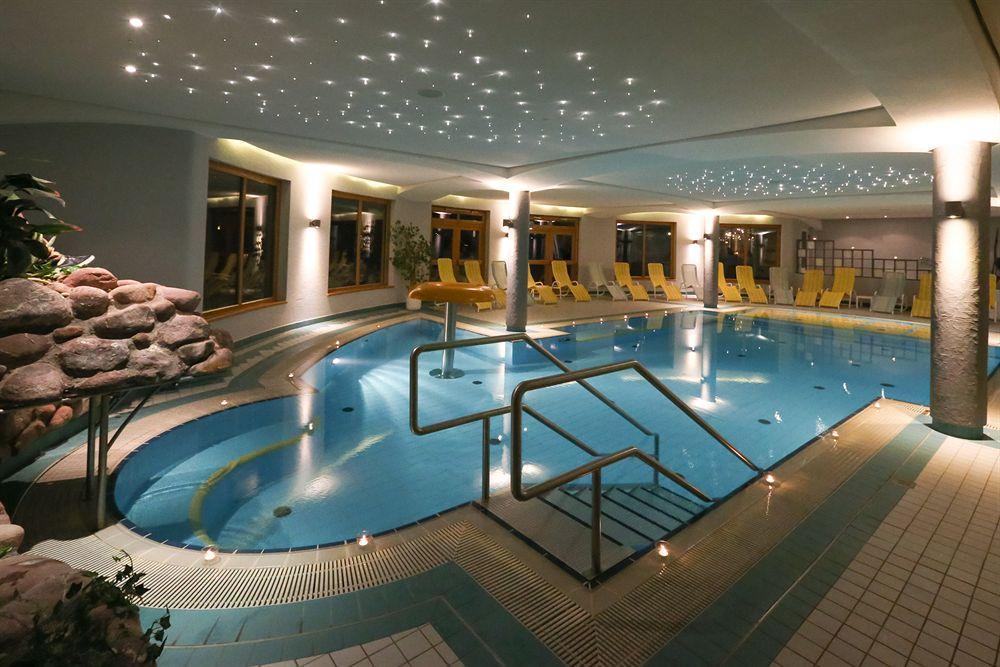 Family & Sporthotel Kaerntnerhof Bad Kleinkirchheim Exterior foto