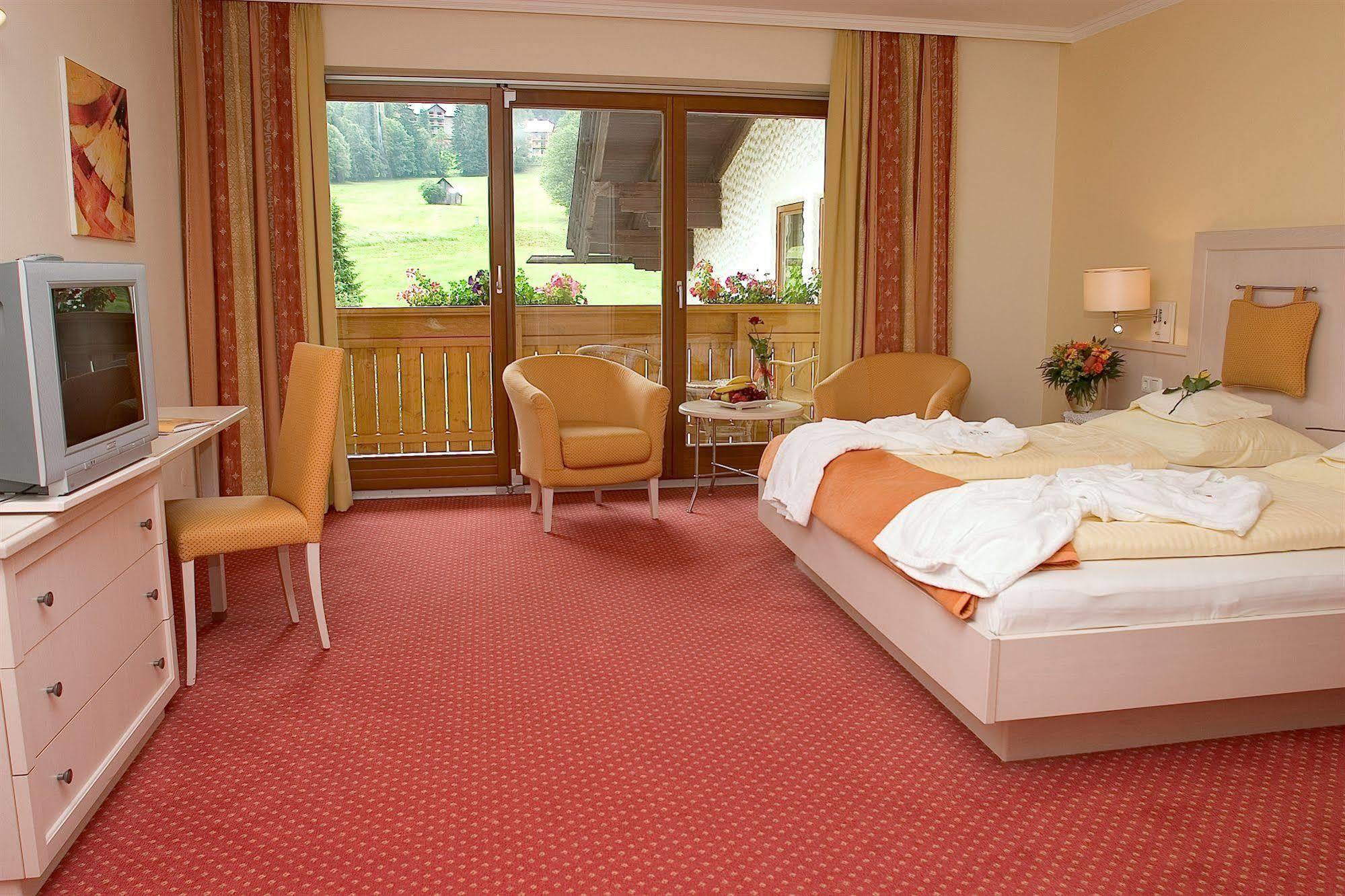 Family & Sporthotel Kaerntnerhof Bad Kleinkirchheim Exterior foto