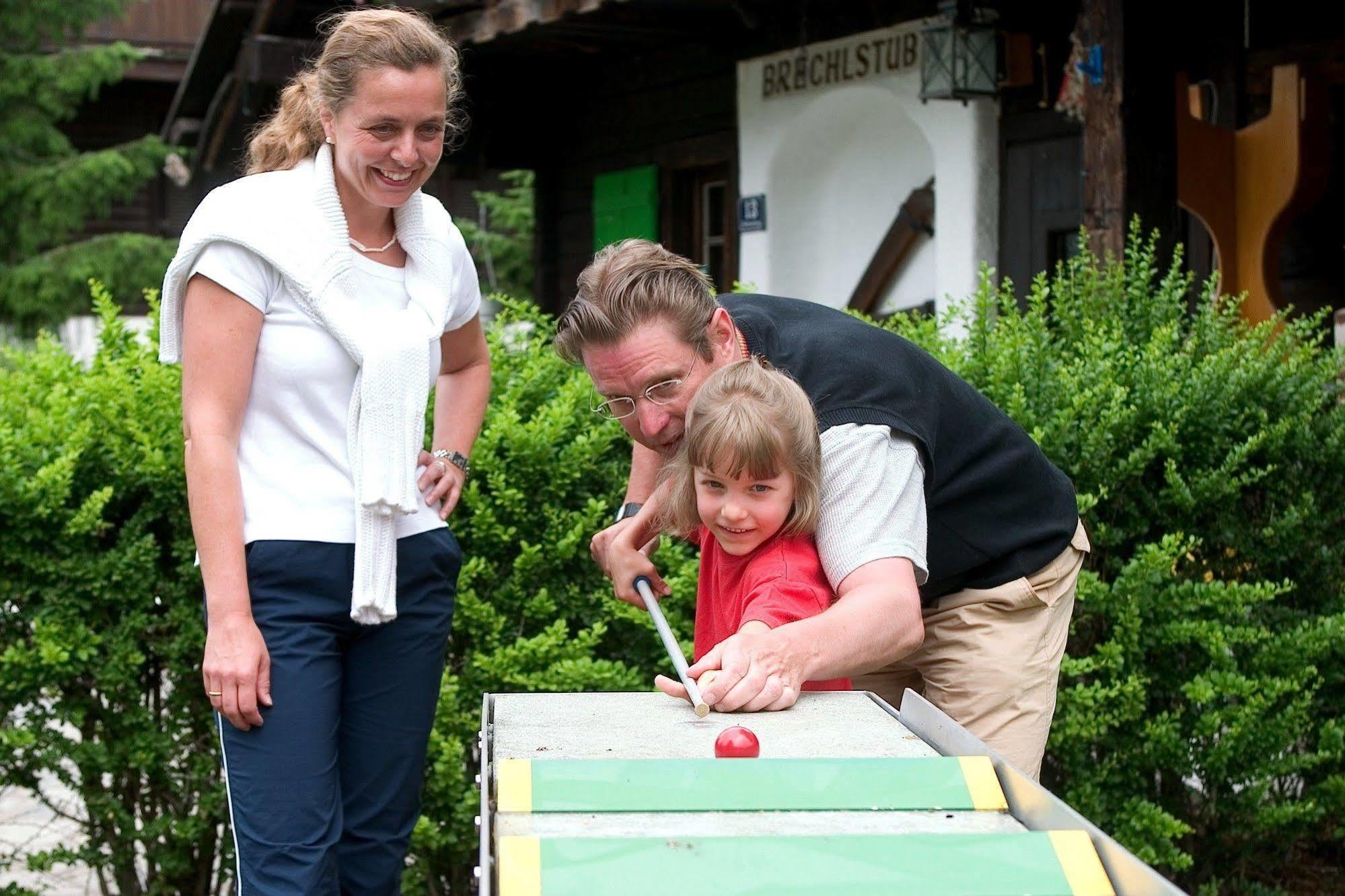 Family & Sporthotel Kaerntnerhof Bad Kleinkirchheim Exterior foto